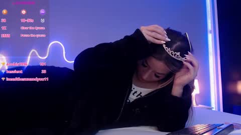 Snapshot of zoee_joness chatting on 03.10.25 zoe online show from 03.10.25
