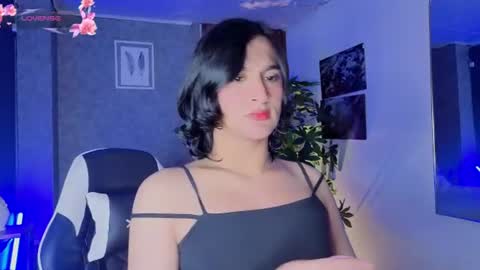 Snapshot of zoee_kiss_ chatting on 06.12.26 ZOE online show from 06.12.26