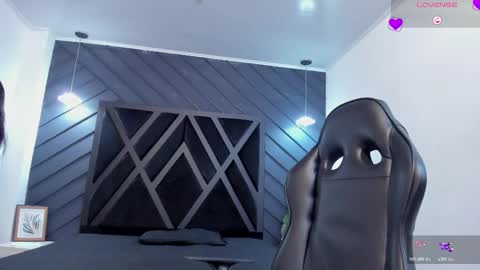 Snapshot of zoee_martins_ chatting on 02.16.26 Zoe 3 online show from 02.16.26