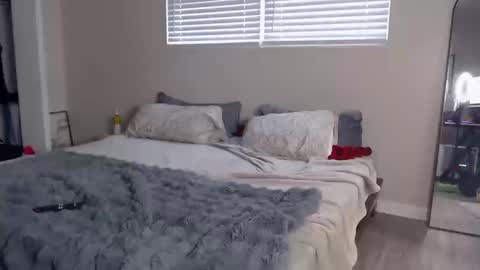 zoeemonroe online show from 10.11.25