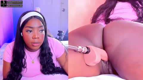 Snapshot of zoeethompson_cm chatting on 02.02.26 online show from 02.02.26