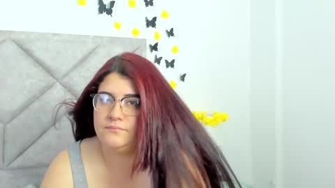 Snapshot of zoekley chatting on 02.01.25 Zoe Kley online show from 02.01.25