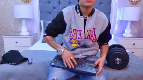 Zoe Krug online show from 12.05.25