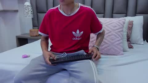 Zoe Krug online show from 03.03.26