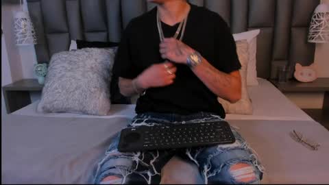 Zoe Krug online show from 04.17.26