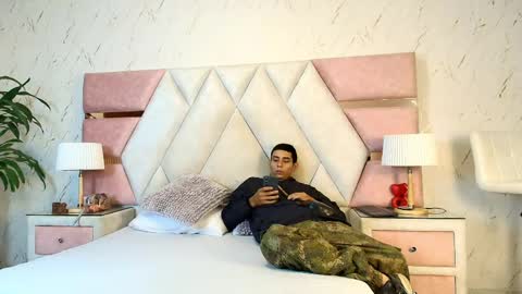 Snapshot of zoelucas chatting on 04.16.26 zoelucas online show from 04.16.26