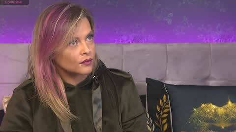 ZoeMesmerize online show from 01.07.25