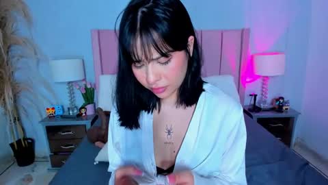 Snapshot of zoemiller32 chatting on 03.06.25 CuteZoe online show from 03.06.25