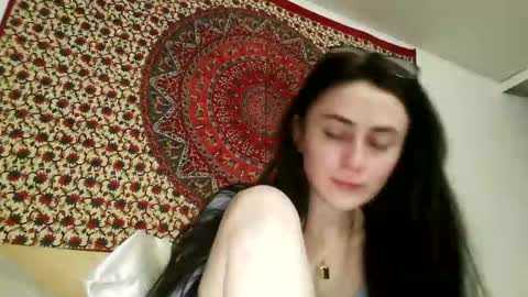 zoepleasing online show from 03.10.25