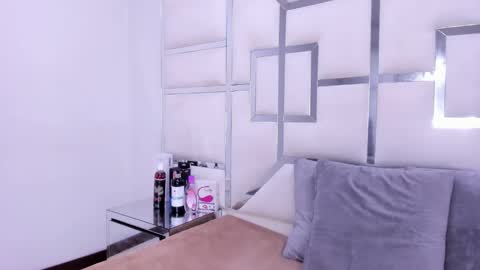 ZoeSwam online show from 01.15.25