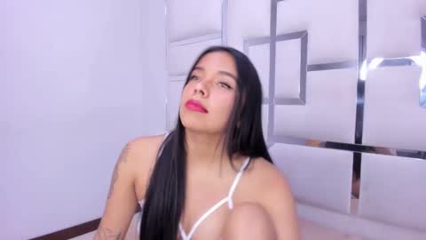 ZoeSwam online show from 01.31.25