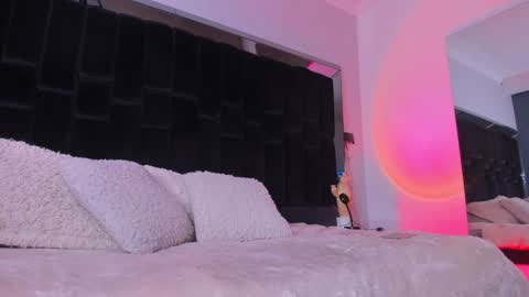 zoevidal_ online show from 12.27.24