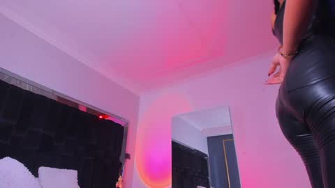 zoevidal_ online show from 12.30.24