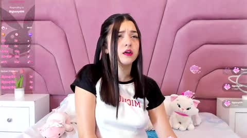 Snapshot of zoewillian chatting on 01.07.25 zoewillian online show from 01.07.25