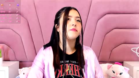 Snapshot of zoewillian chatting on 01.20.25 zoewillian online show from 01.20.25