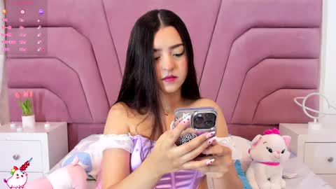 Snapshot of zoewillian chatting on 01.31.25 zoewillian online show from 01.31.25