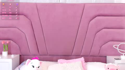 Snapshot of zoewillian chatting on 02.26.25 zoewillian online show from 02.26.25