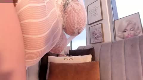 Snapshot of zoey_thommpson chatting on 10.17.25 zoey thommpson online show from 10.17.25