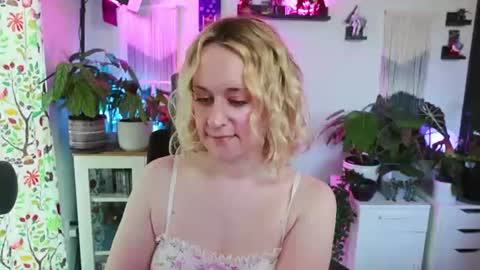 Snapshot of zoeyryan chatting on 06.21.26 Zoey Ryan online show from 06.21.26