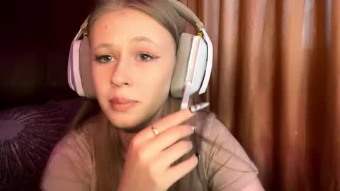 Snapshot of zofiahoetger chatting on 02.20.26 Lisa online show from 02.20.26