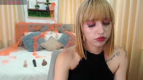 Snapshot of zohet_kriss chatting on 10.24.25 CALL ME    Z O H E T  online show from 10.24.25