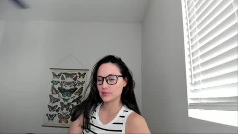 Snapshot of zoiebutterfly chatting on 05.16.26 Zoie online show from 05.16.26