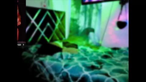 Snapshot of zooee_01 chatting on 02.04.26 Zoee online show from 02.04.26