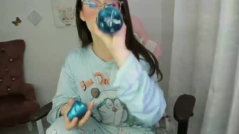 Snapshot of zooeybelair chatting on 06.26.26 Alicie online show from 06.26.26