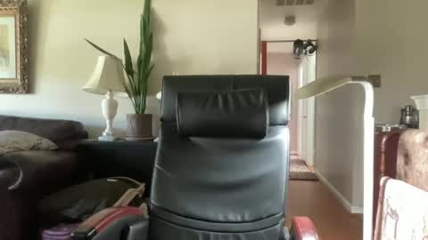 Snapshot of zorakload chatting on 10.05.25 Jesse online show from 10.05.25