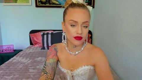 Mia online show from 05.30.26