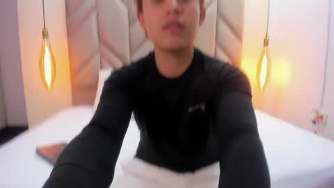 Snapshot of zukulankurozaki chatting on 11.06.25 Zukulan online show from 11.06.25