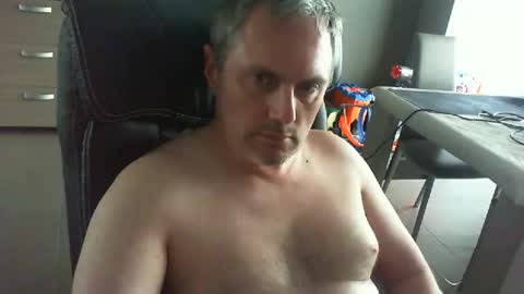 Snapshot of zultem chatting on 04.16.26 zultem online show from 04.16.26