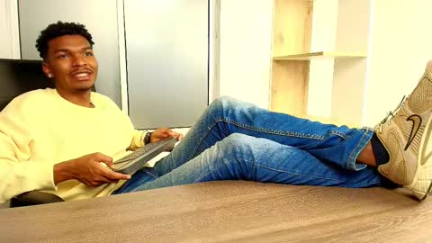 Snapshot of zuluflame chatting on 10.20.25 Marcelo Torres online show from 10.20.25