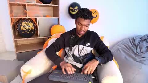 Snapshot of zuluflame chatting on 10.27.25 Marcelo Torres online show from 10.27.25