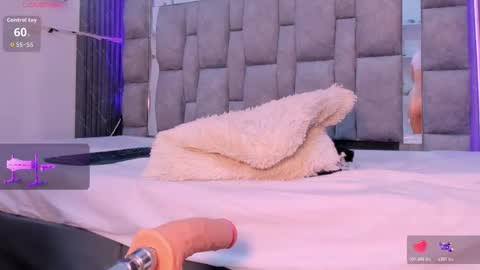 Snapshot of zulyjones chatting on 02.19.26 Zuly online show from 02.19.26