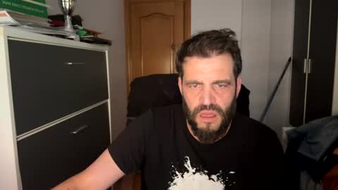 Snapshot of zurdineno chatting on 06.20.26 zurdineno online show from 06.20.26