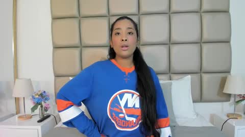 zurijackson online show from 09.12.25