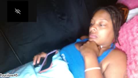 Snapshot of zuriluxe45 chatting on 09.27.25 zuriluxe45 online show from 09.27.25