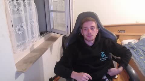 Zuzmoe online show from 11.06.25