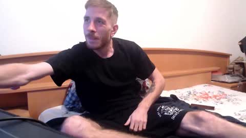 Zuzmoe online show from 12.22.25