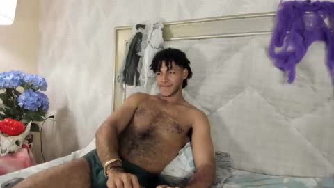 Snapshot of zyan_moreno chatting on 10.23.25 zyan_moreno online show from 10.23.25