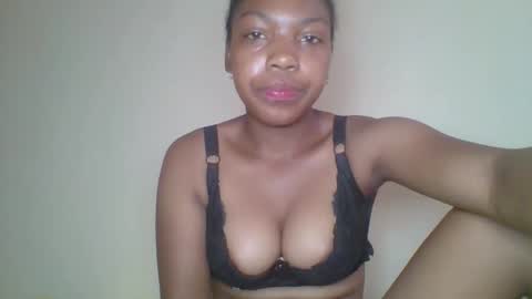 zyraelle_01 online show from 04.18.26