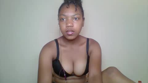 zyraelle_01 online show from 05.06.26