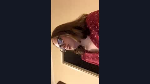 Snapshot of zyria_ chatting on 10.14.25 Emma online show from 10.14.25