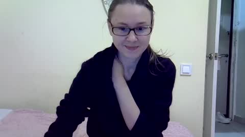 Zyuhre online show from 12.09.24