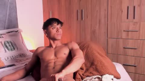 Snapshot of zyzz_1812 chatting on 11.02.25 zyzz_1812 online show from 11.02.25