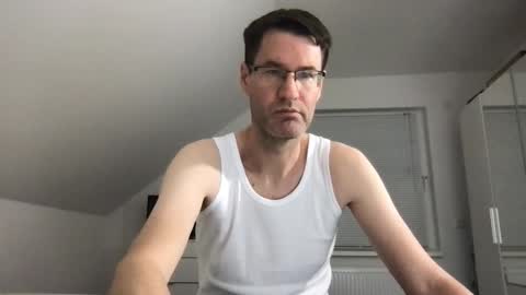 Snapshot of zzz123_cam chatting on 11.23.25 zzz123_cam online show from 11.23.25