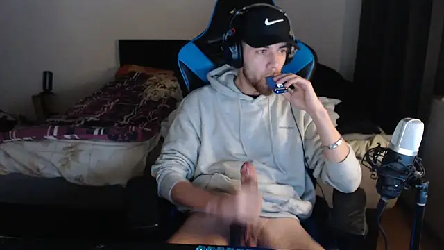 AlbanerYaro45 online show from 12.11.24