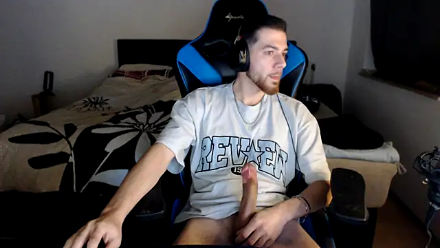 AlbanerYaro45 online show from 12.26.24