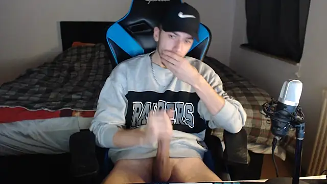 AlbanerYaro45 online show from 01.21.25